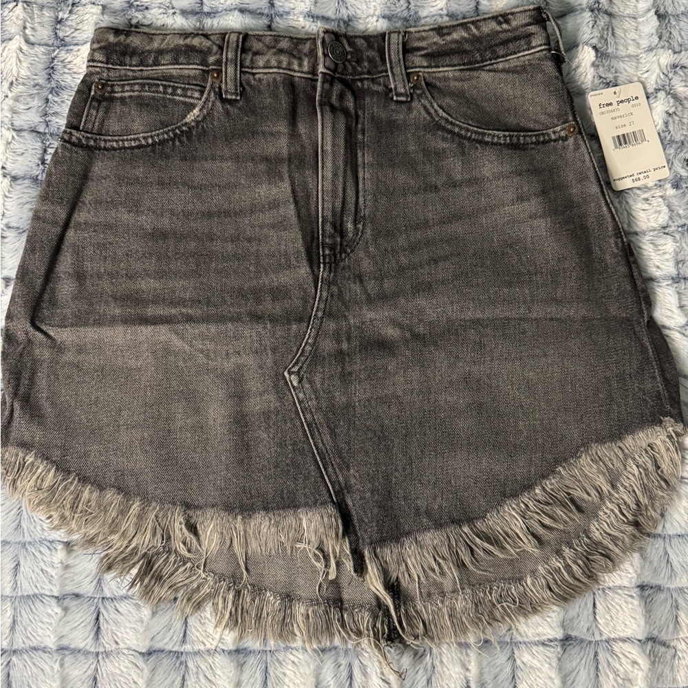 FREE PEOPLE Maverick Frayed  Hem Gray Denim Shorts